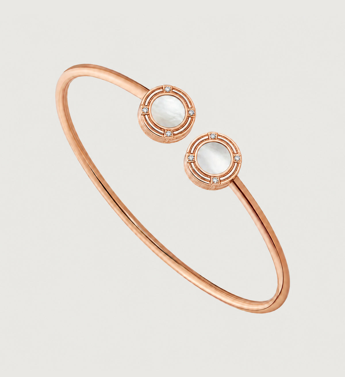 Relic Pearl Bangle (Pearl Effect)