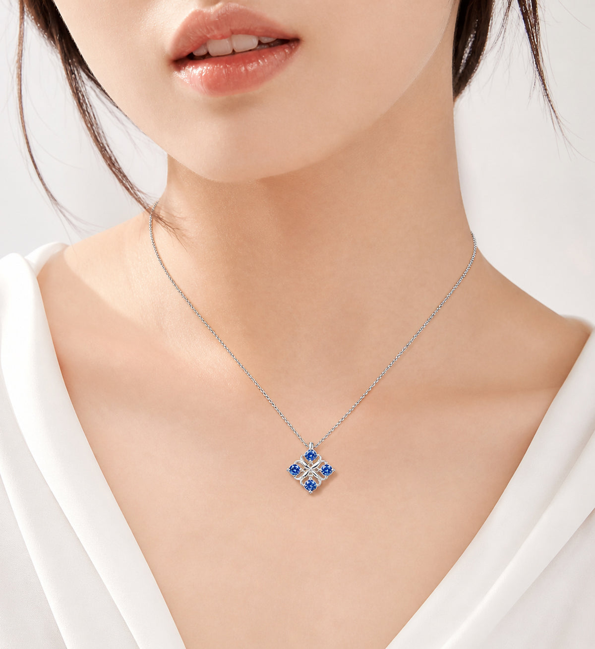 Relic Bloom Necklace (Sapphire Blue)