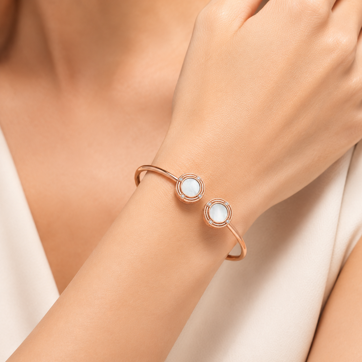 Relic Pearl Bangle (Mother-of-Pearl)
