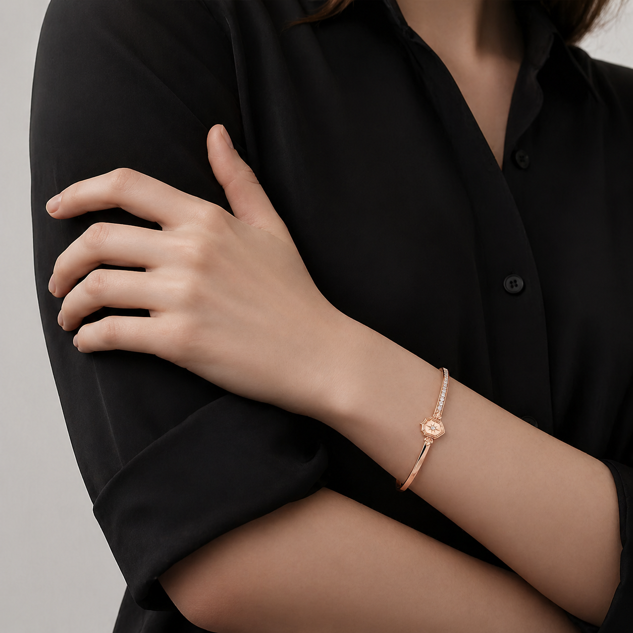 Relic Crest Bangle (Rose Gold)