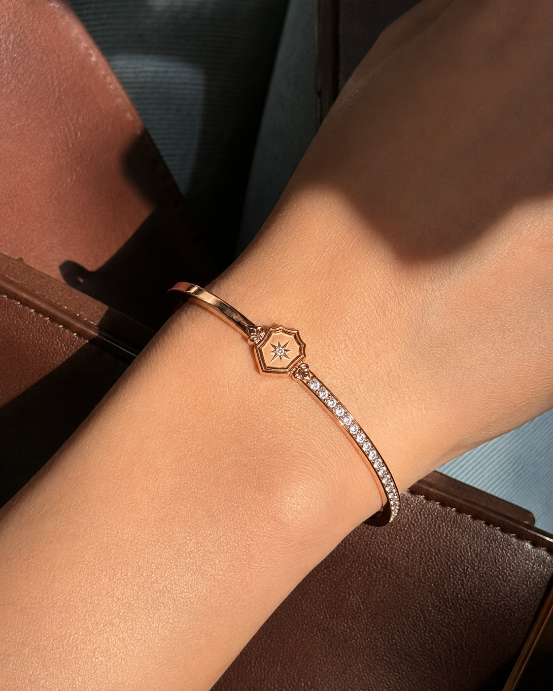 AMBECA jewellery community style left 2