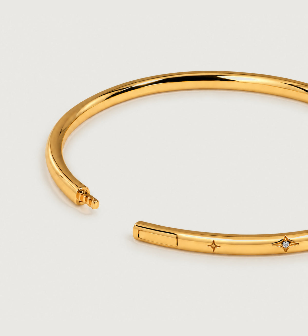 Astra Etched Star Bangle (Gold), detail product view