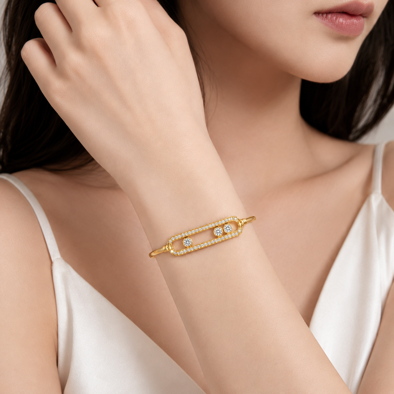 Relic Linear Halo Bangle (Gold), model styling view
