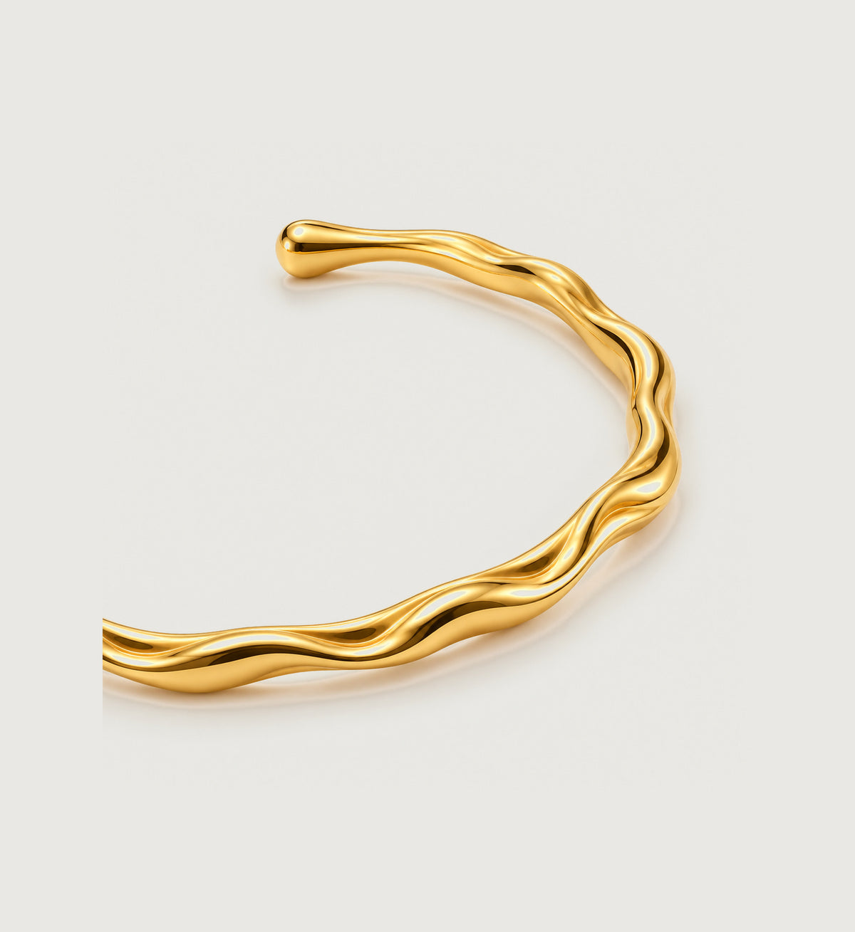 Sera Fluid Wave Cuff (Gold)