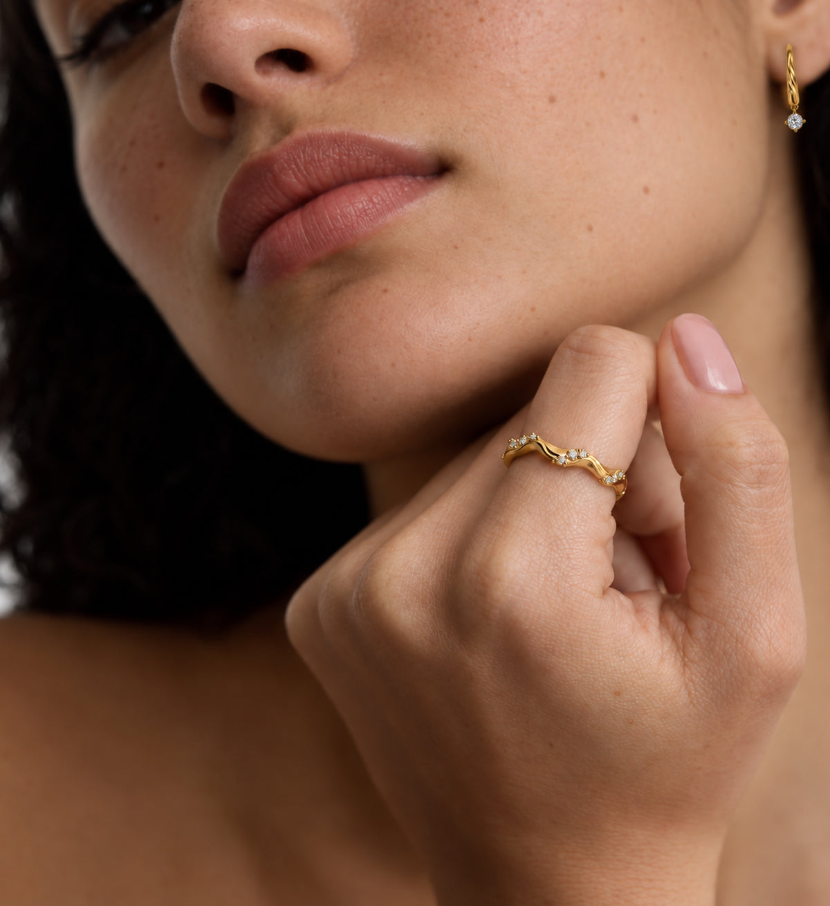 Sera Textured Wave Ring (Gold), model styling view