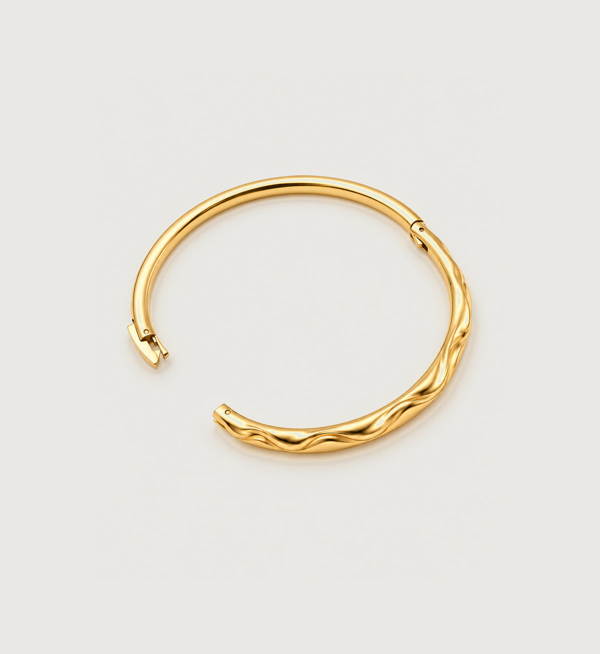 Solis Fine Wave Bangle (Gold), open clasp product view