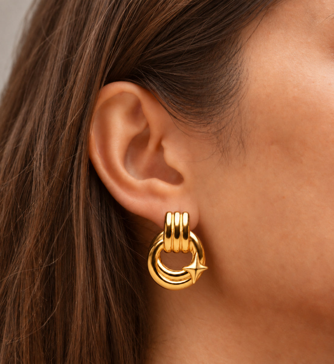 Sorrel Open Star Hoop Earrings (Gold), front product view